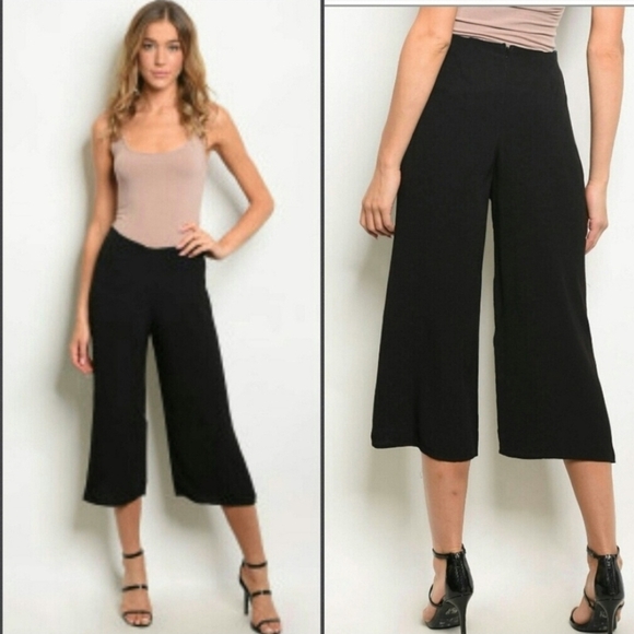 Pants - Women's Black Wide-Leg Culottes